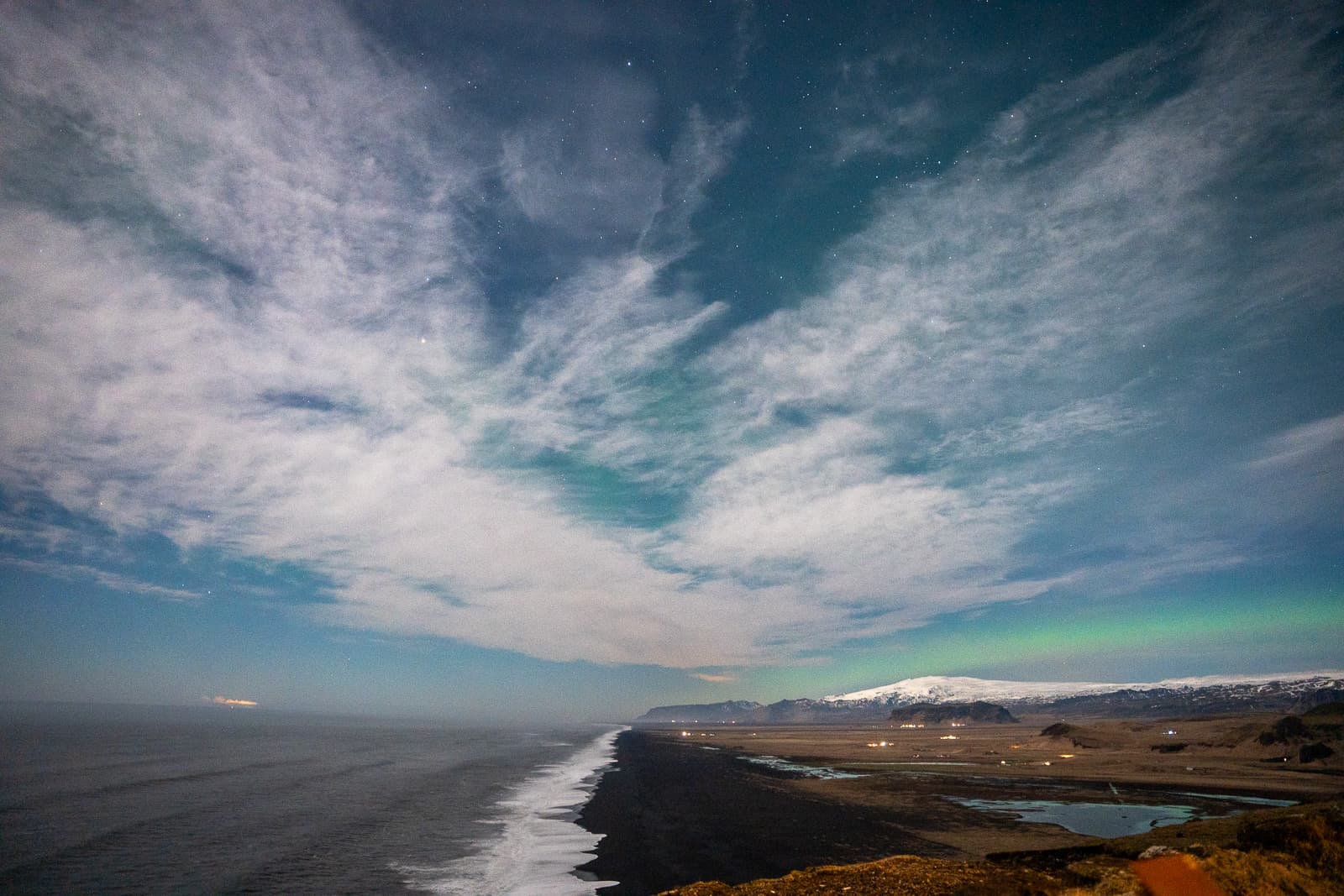 Pierwsza klatka zorzy z Dyrhólaey