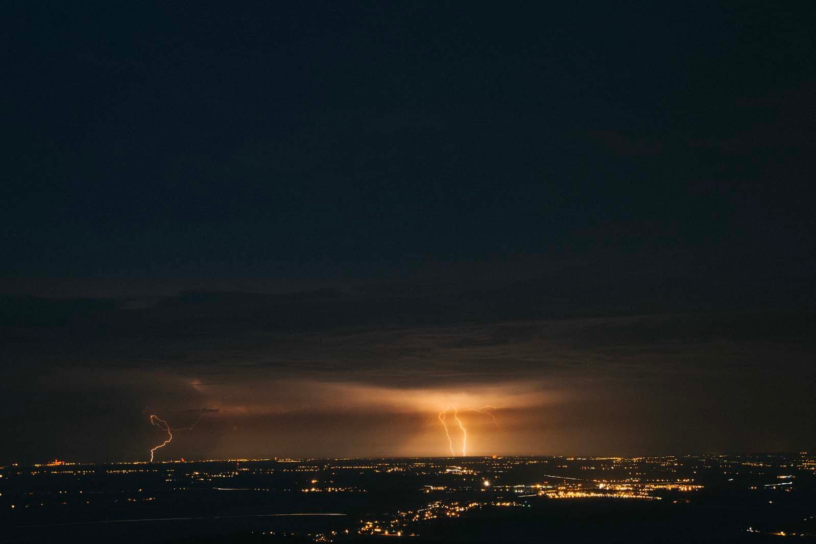 Single frame with one lightning strike